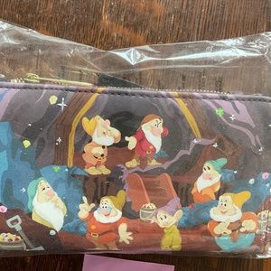 Disney Snow White loungefly wallet